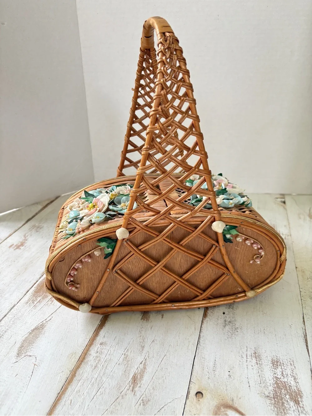 1950s wicker picnic basket purse floral seashells cottage coastal chic rare bag
